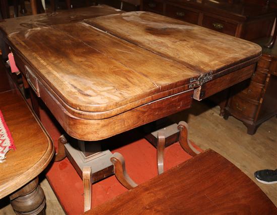 A pair of Regency crossbanded mahogany tea tables, W.2ft 11in. D.1ft 5in. H.2ft 6in.